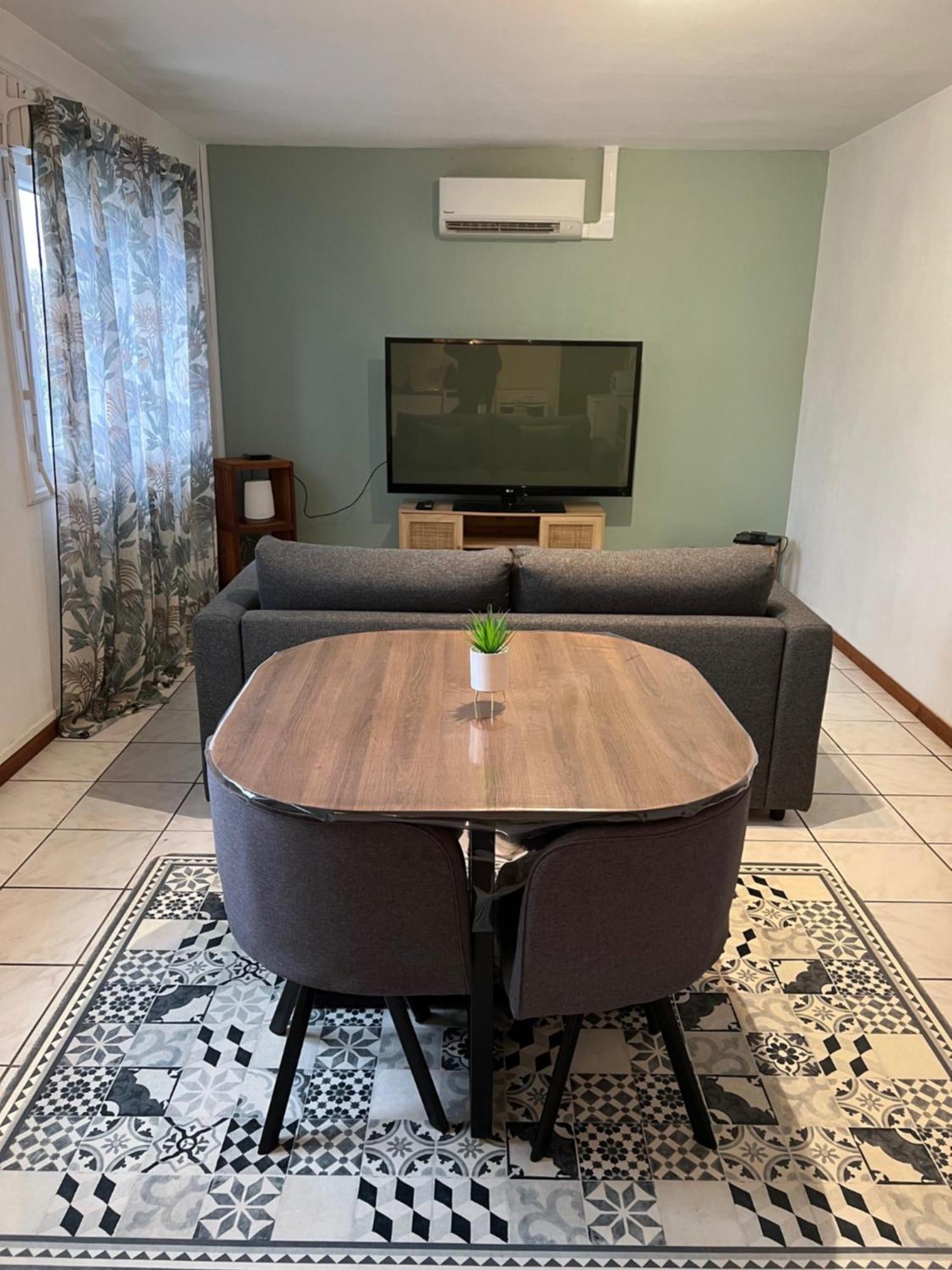 Appartement T2 Cosy Saint-Éloy-les-Mines المظهر الخارجي الصورة